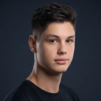 Adam Giczi, Australia representative of Brizz for the Echo AI phone assistant